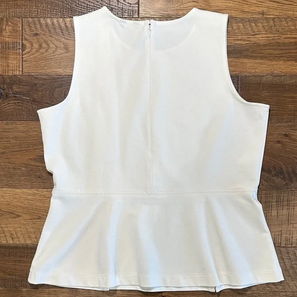 Ann Taylor White Sleeveless Blouse with Button Accents - Picture 4 of 4